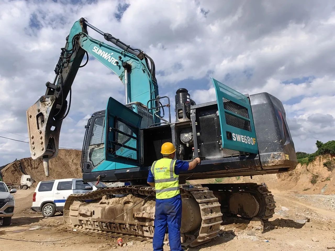 步履不停，服務不止！山河智能挖掘機服務萬里行火熱進行中