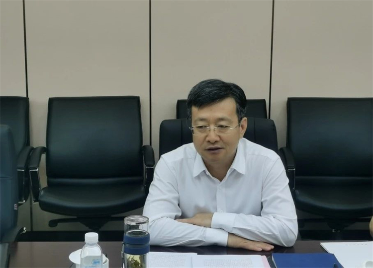 深化合作、共創(chuàng)輝煌！何清華帶隊(duì)拜訪中土集團(tuán)