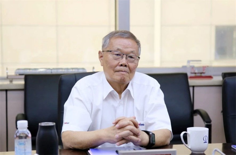 深化合作、共創(chuàng)輝煌！何清華帶隊(duì)拜訪中土集團(tuán)