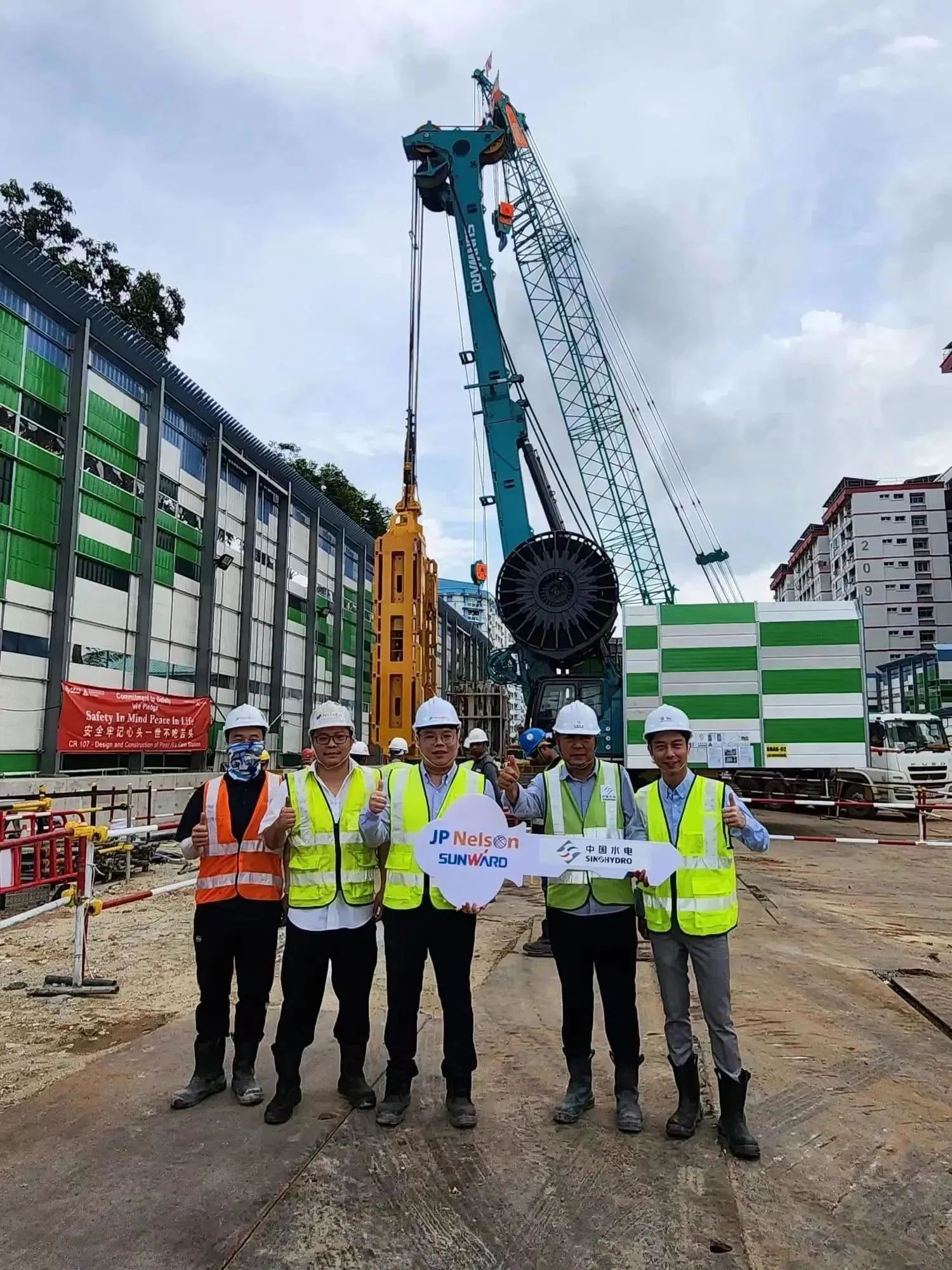 助力國內(nèi)國際重大工程！山河智能液壓抓斗實(shí)力“出圈”