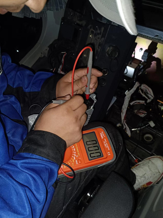 一線“熱”聞 | 專業(yè)售后，用心服務！山河智能挖掘機服務萬里行一直在路上