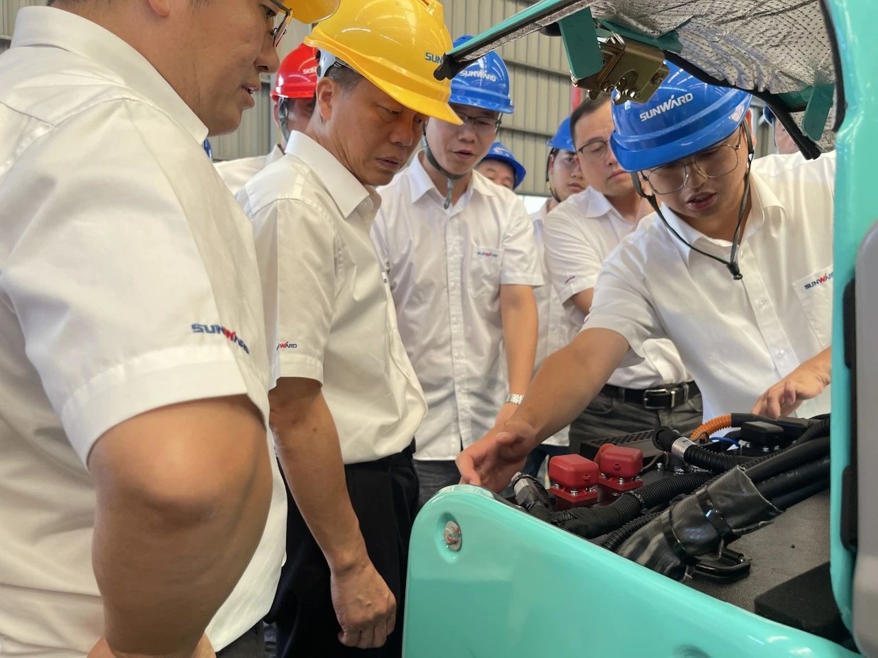 小身材，大能量！山河智能最小純電動液壓挖掘機成功下線