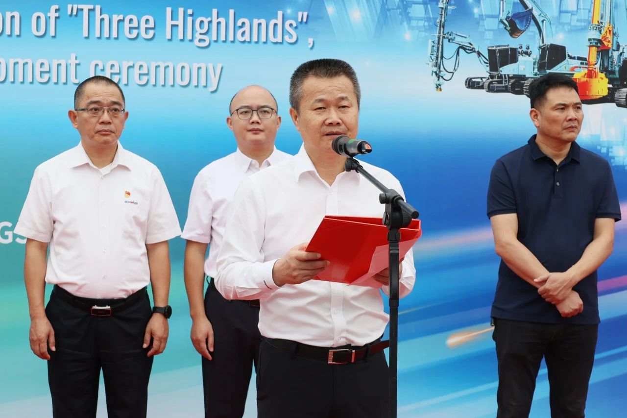 持續(xù)進(jìn)軍國際市場！山河智能近百臺設(shè)備集中發(fā)貨