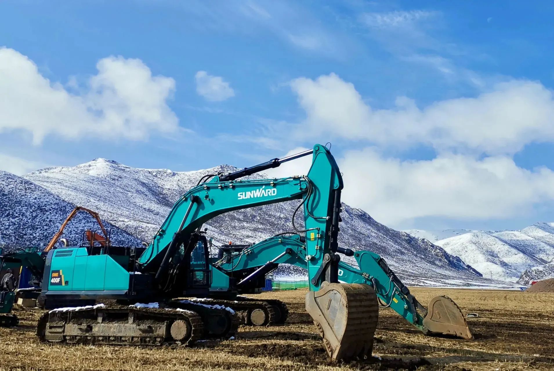 口碑超贊！山河智能SWE400F挖掘機(jī)榮獲工程機(jī)械明星產(chǎn)品大獎(jiǎng)