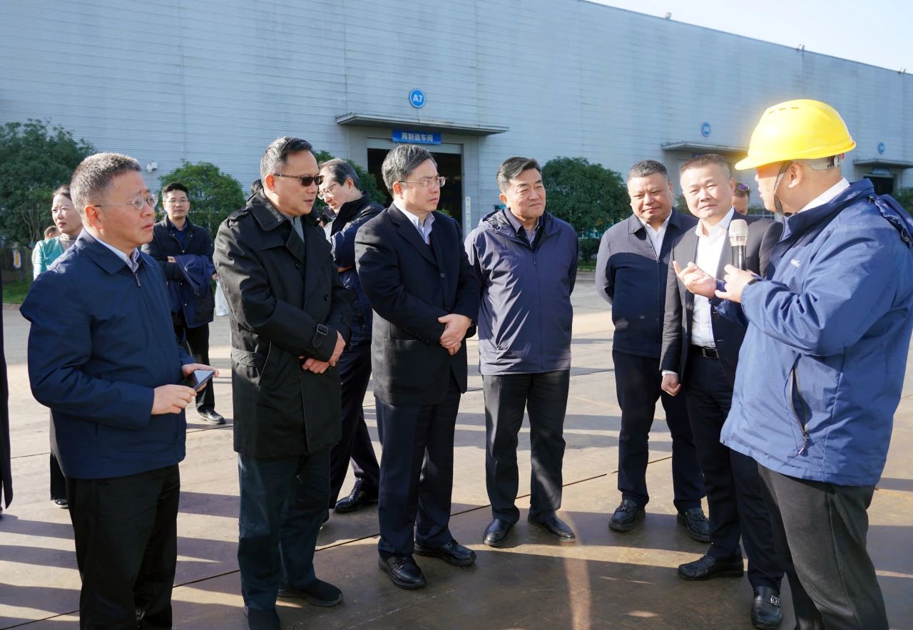 聚焦裝備再制造！上海市政協(xié)副主席、黨組副書記肖貴玉帶隊(duì)調(diào)研山河智能