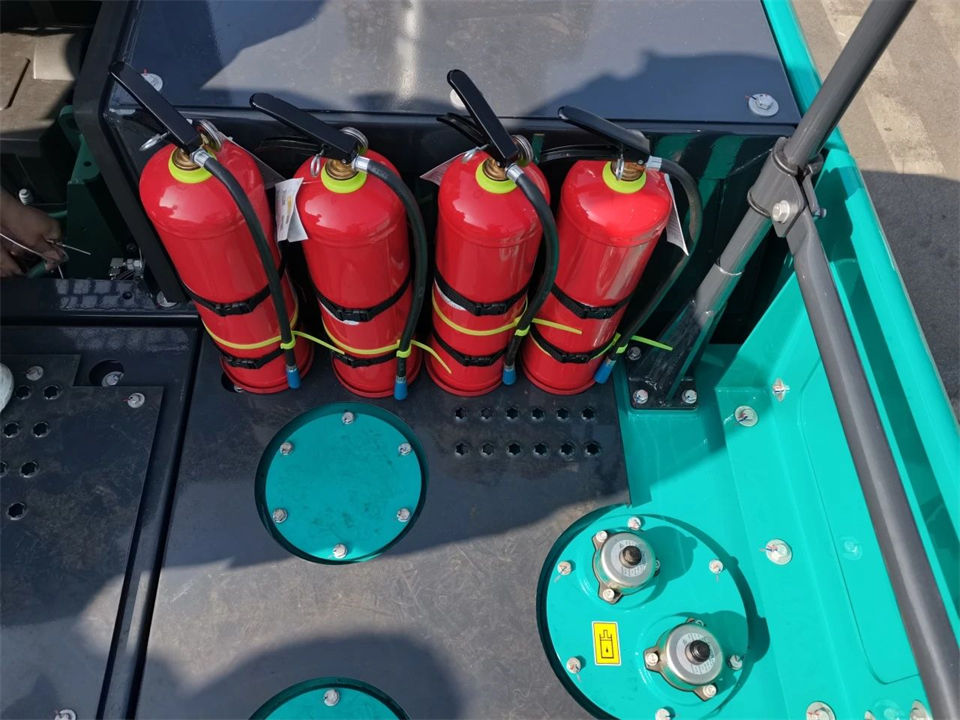 定制開(kāi)發(fā)、功能更強(qiáng)！山河智能SWE750ELR加長(zhǎng)臂液壓挖掘機(jī)下線交付