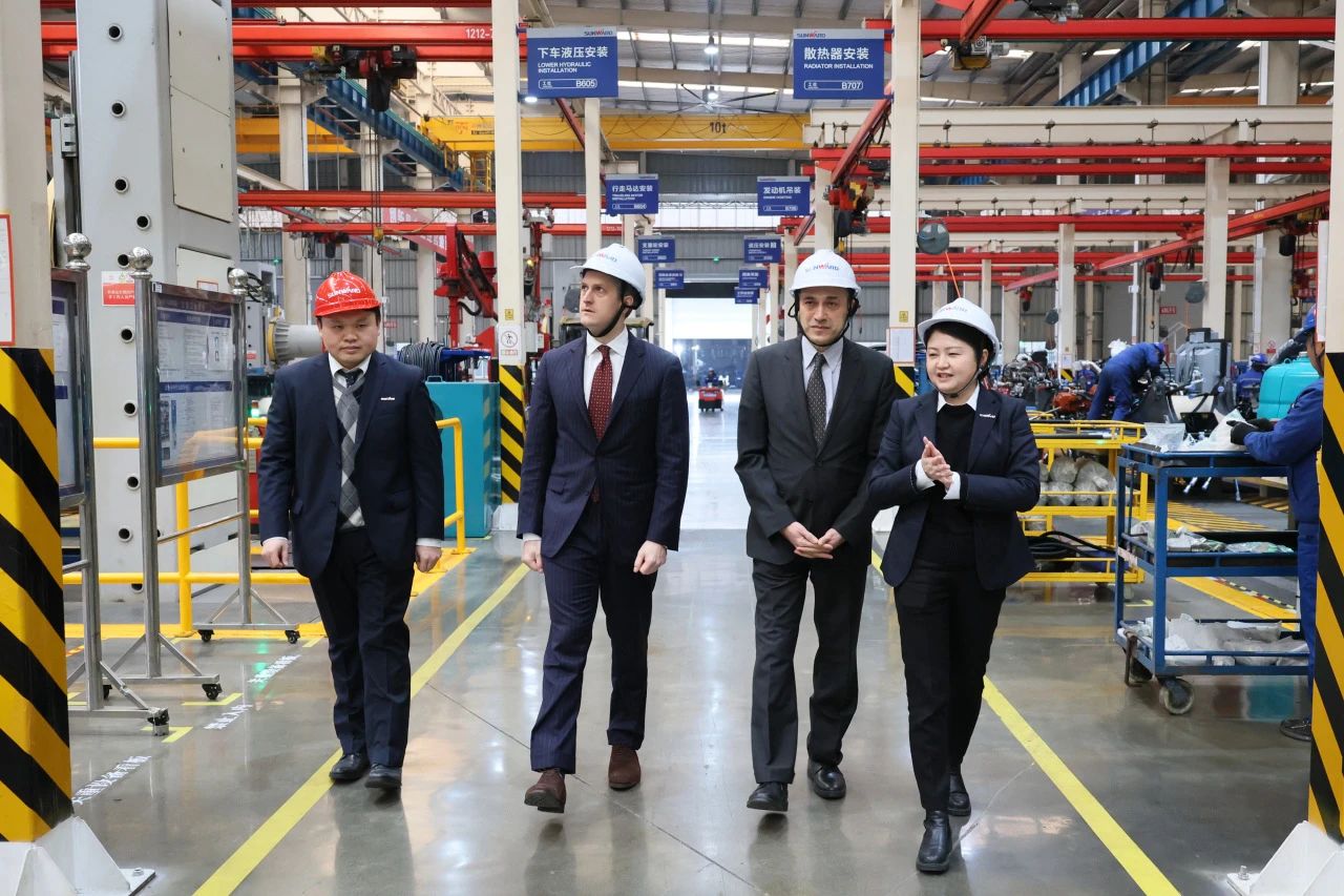 加拿大駐廣州總領事貝加德到訪山河智能