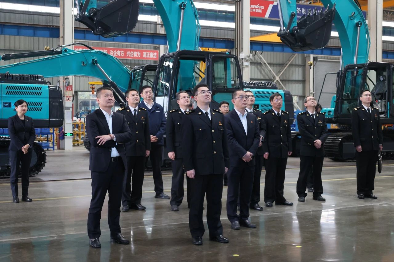 長沙海關黨委書記、關長沈大為調研山河智能