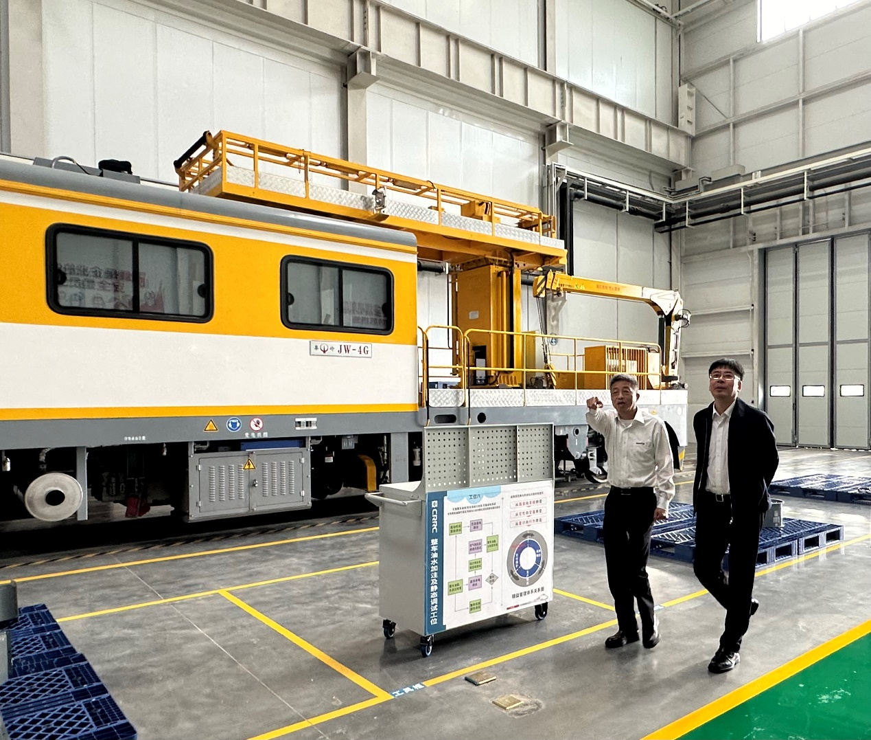 CPH-30J道岔鋪換機(jī)組全球發(fā)布！山河智能與寶雞中車時(shí)代共繪鐵路裝備新篇章！