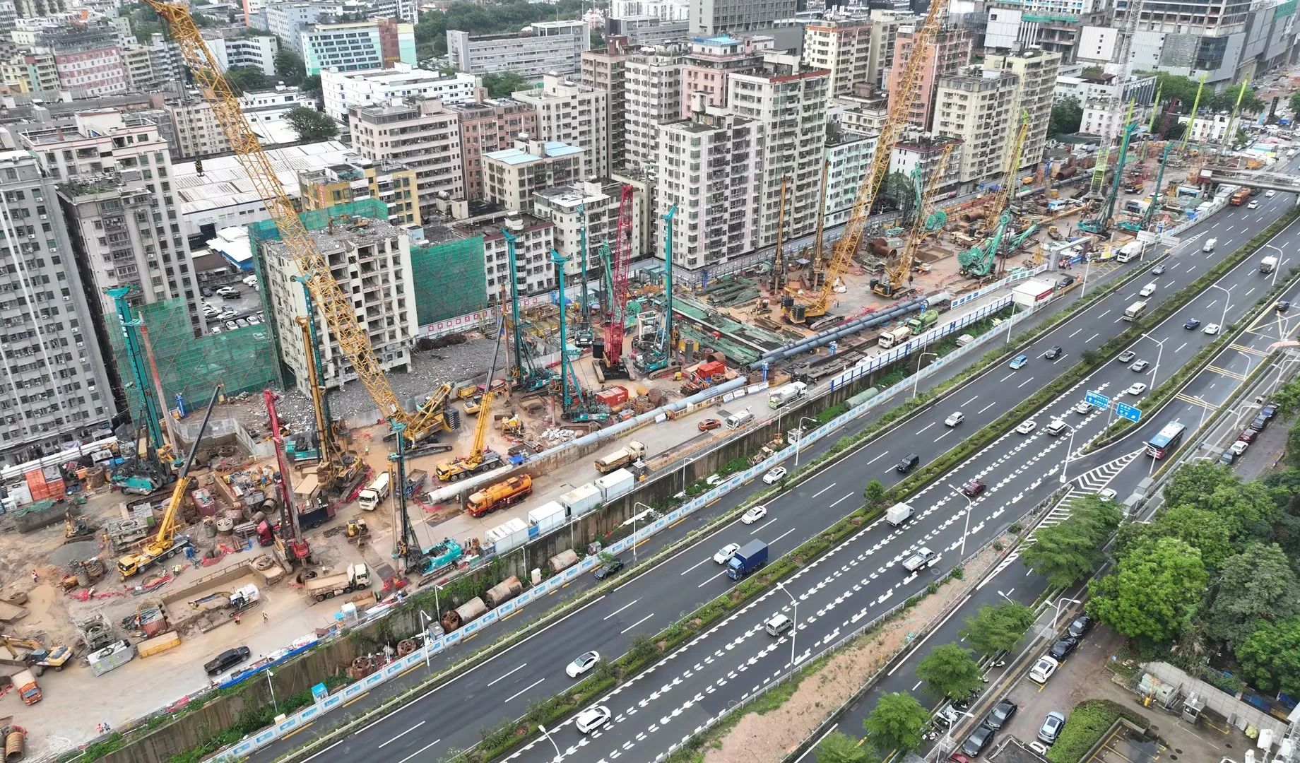 性能突出，超強助力！山河智能旋挖鉆機助力深圳地鐵五和站施工