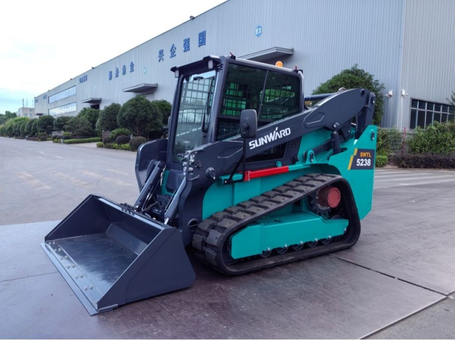 大馬力、高性能、高配置！您要的履帶式滑移裝載機(jī)下線啦！