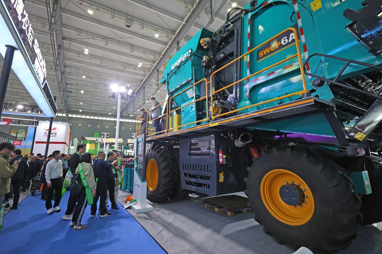 聚焦智能化、無人化！山河智能攜多款產(chǎn)品亮相2024中國國際農(nóng)業(yè)機(jī)械展