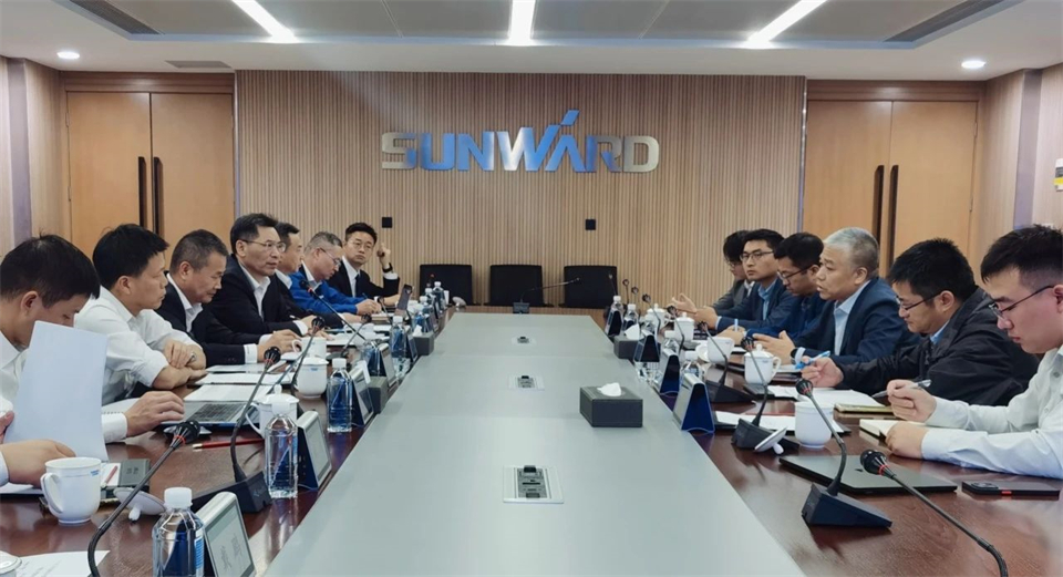 產(chǎn)業(yè)協(xié)同，共贏未來！遠景動力中國區(qū)總裁趙衛(wèi)軍一行考察山河智能