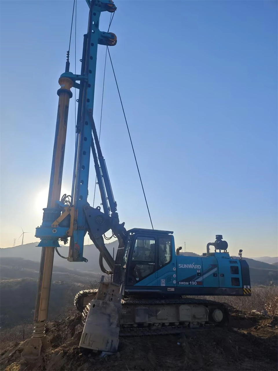 山河智能舉辦電塔樁技術創(chuàng)新交流會，為電力基礎設施建設注入新動力