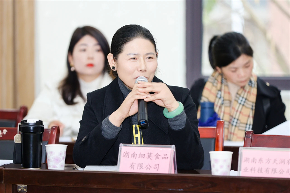 長龍街道、山河智能召開首屆年貨盛惠暨送春聯(lián)文化惠民活動工作會議