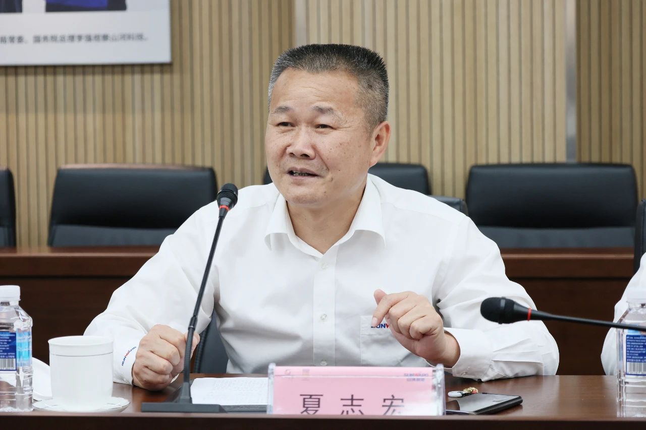 天能控股集團(tuán)黨委書記、董事長(zhǎng)張?zhí)烊温赎?duì)到訪山河智能