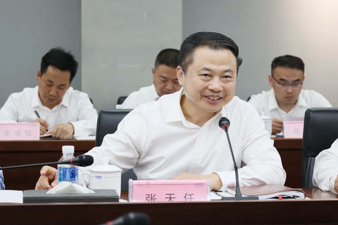 天能控股集團(tuán)黨委書記、董事長(zhǎng)張?zhí)烊温赎?duì)到訪山河智能