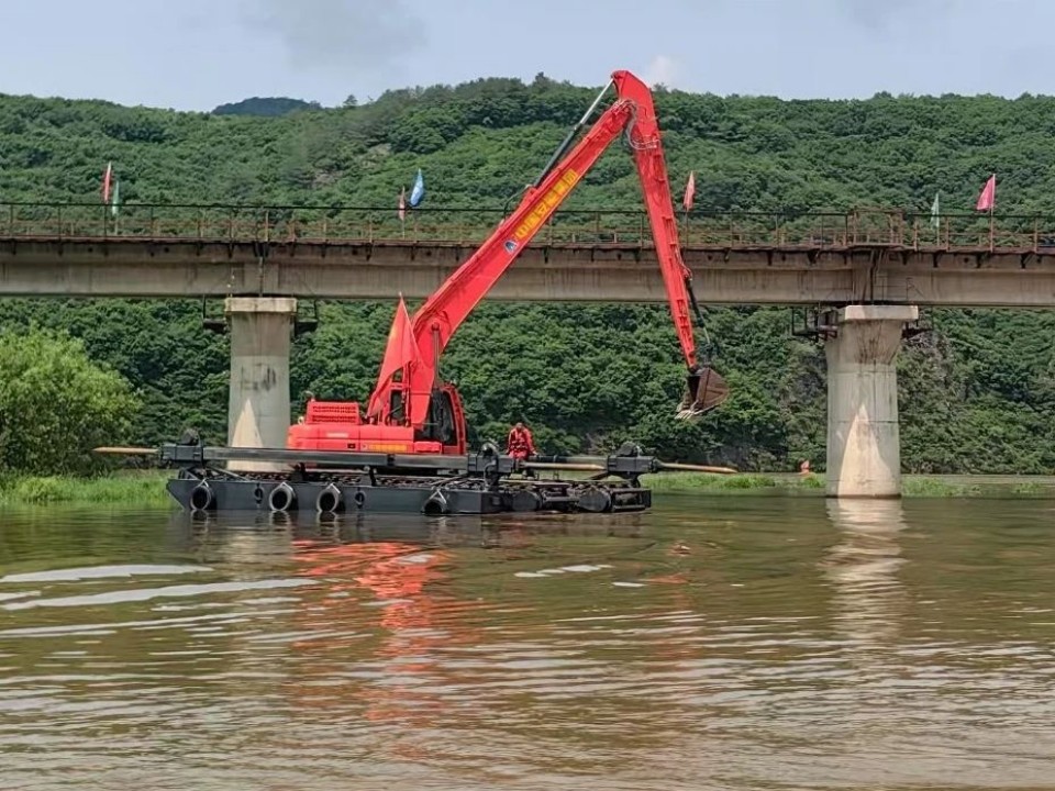硬核破解“最后一公里”難題，山河智能應(yīng)急救援設(shè)備助力“應(yīng)急使命·2025”演習(xí)！