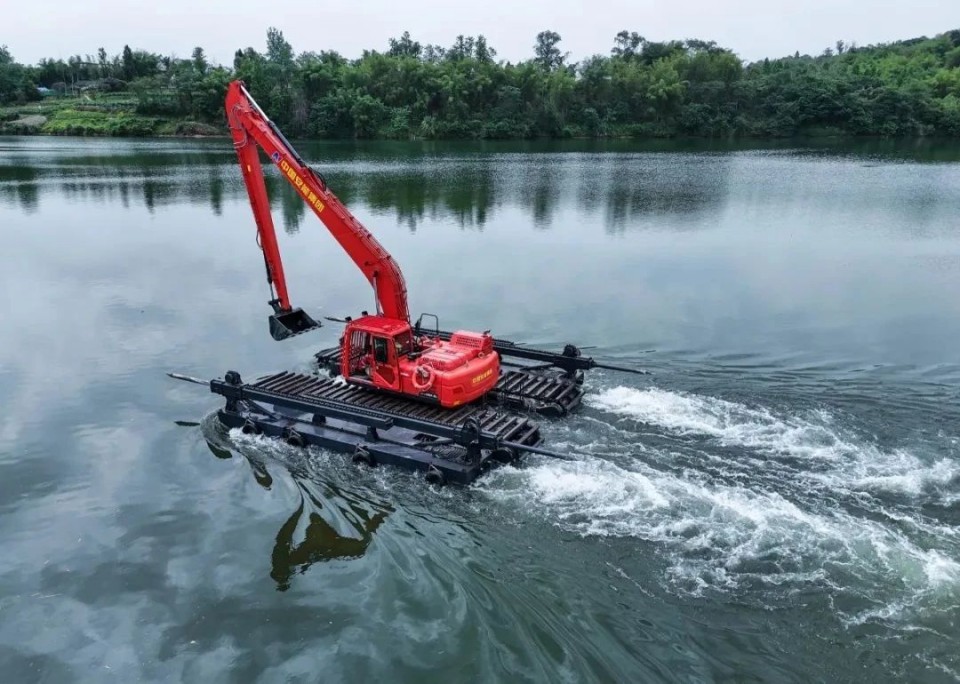 硬核破解“最后一公里”難題，山河智能應(yīng)急救援設(shè)備助力“應(yīng)急使命·2025”演習(xí)！