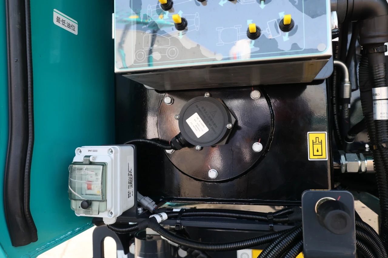 技術(shù)新標(biāo)桿！山河智能SWA22J-P柴動(dòng)曲臂式高空作業(yè)平臺(tái)下線！