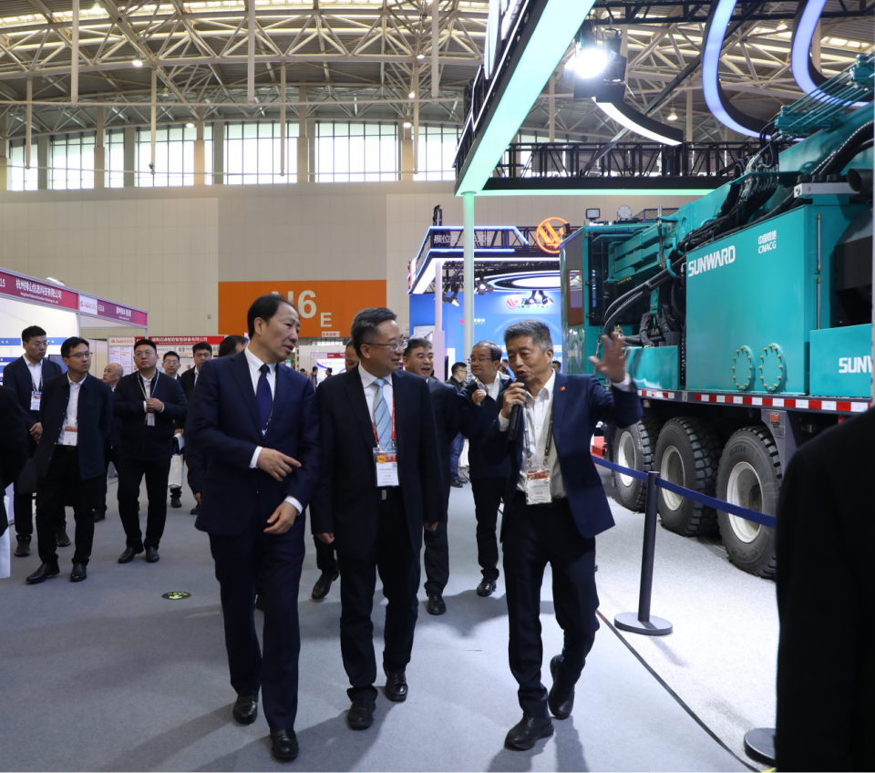 山河智能攜手“戰(zhàn)略合作伙伴”中國(guó)煤炭地質(zhì)總局精彩亮相2025中國(guó)國(guó)際礦業(yè)大會(huì)