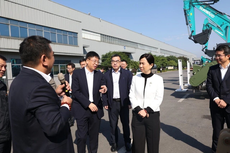 聚焦應(yīng)急裝備研發(fā)生產(chǎn)，共探實(shí)戰(zhàn)適配新路徑——廣州市應(yīng)急管理局黨委書記、局長葉芳調(diào)研山河智能