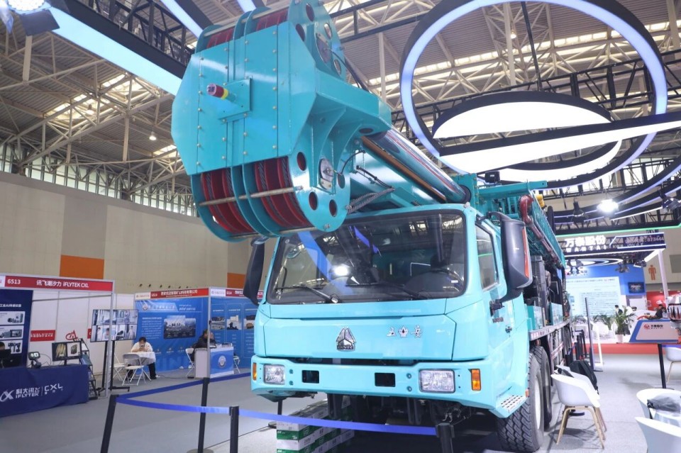 “地勘裝備能力提升的重大突破”！山河智能聯(lián)合中國煤炭地質(zhì)總局發(fā)布T138車載鉆機