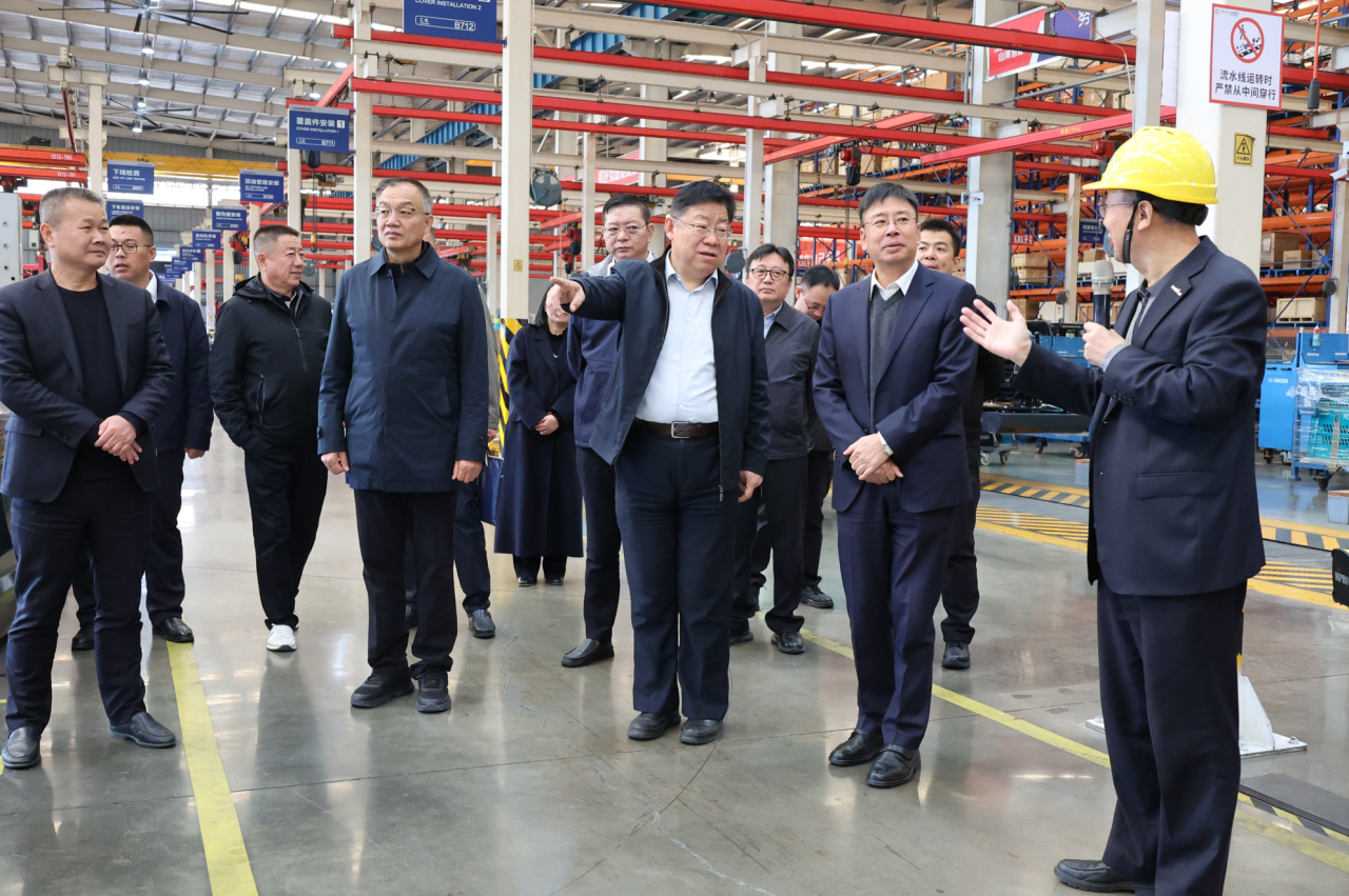 新礦投資集團(tuán)黨委書記、董事長王漠到訪山河智能