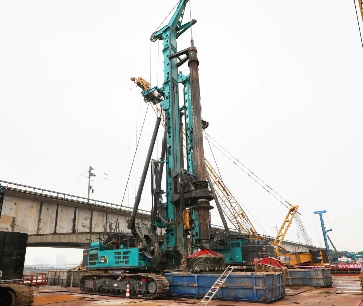 啃下“硬骨頭”！山河智能旋挖鉆機(jī)助力長沙湘江鐵路特大橋主墩樁基工程完美收官
